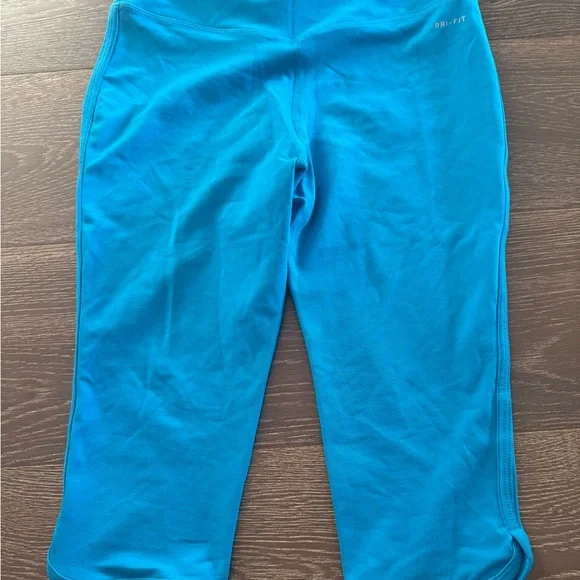 Nike Teal Dri-FIT Capris Leggings - Picture 4 of 6
